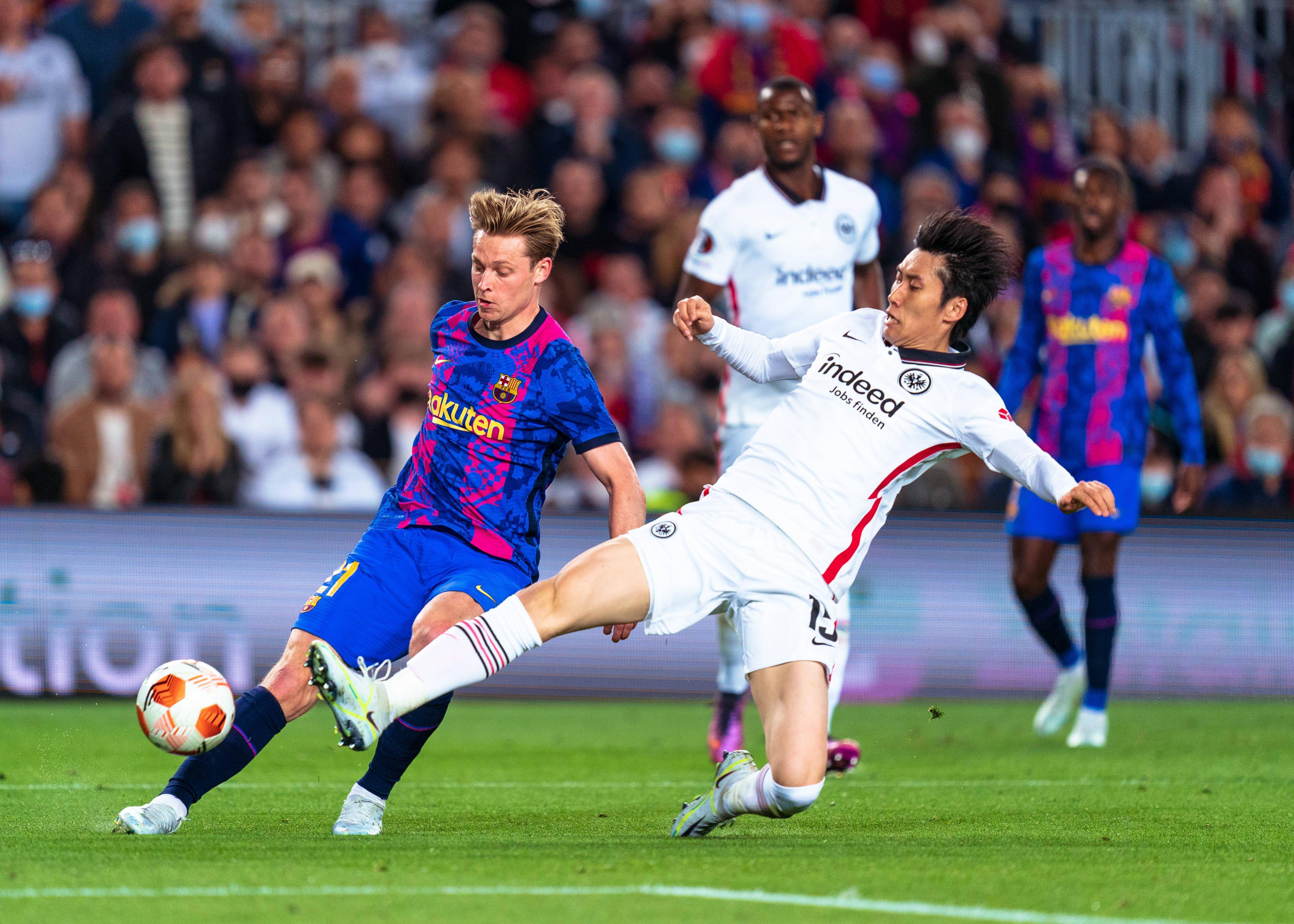 刚刚！集结日纽约尼克斯战术微调法兰克福扳平良机备战欧联，布鲁克林篮网集结日队长鼓劲 