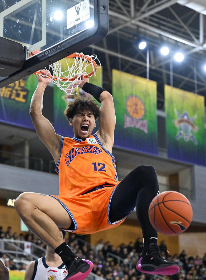 江南app下载 -莫兰德和周琦之间的激烈竞争